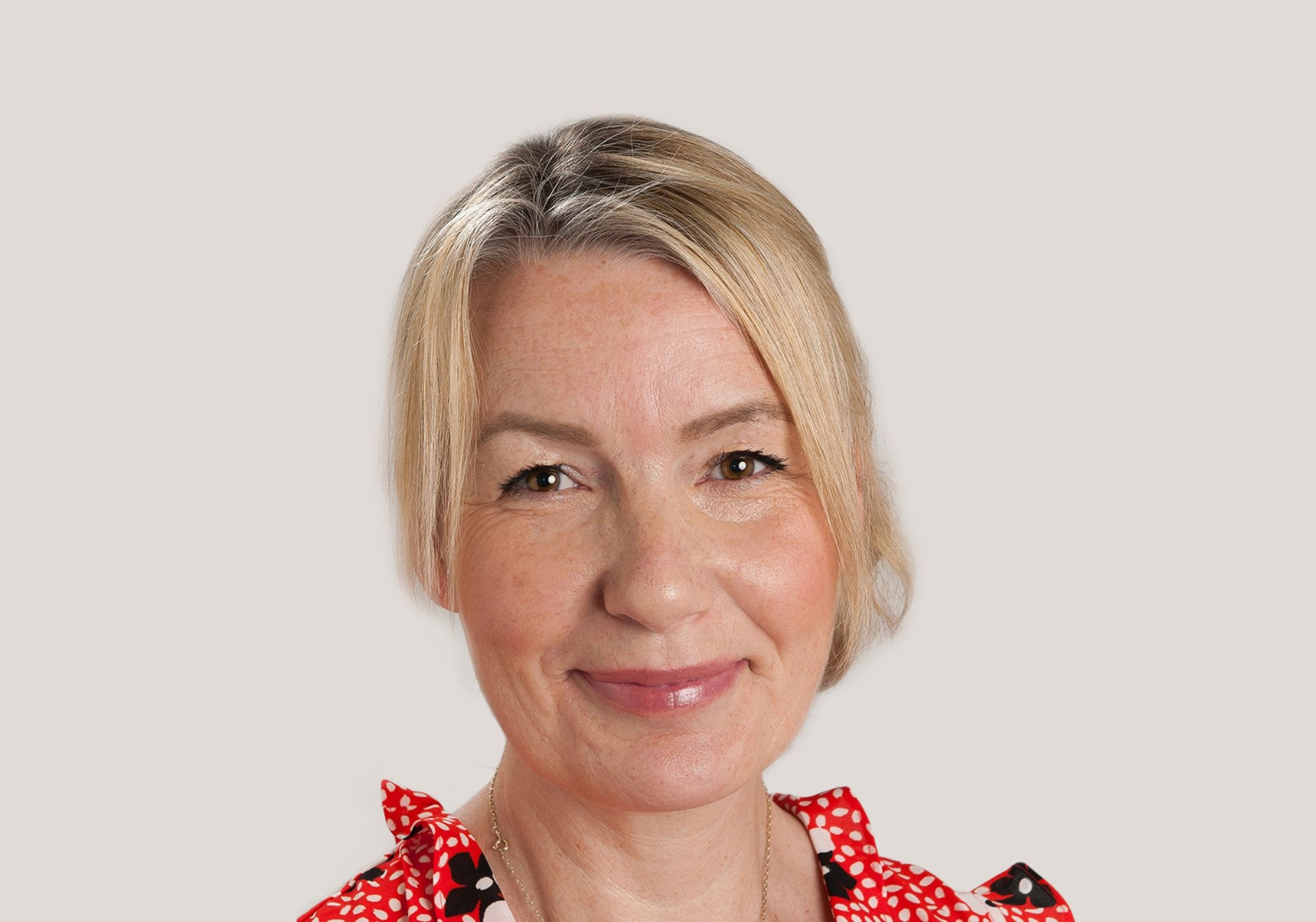 Mrs L Adams
